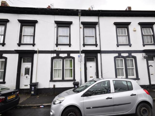 Flat for rent in Pillgwenlly, Newport