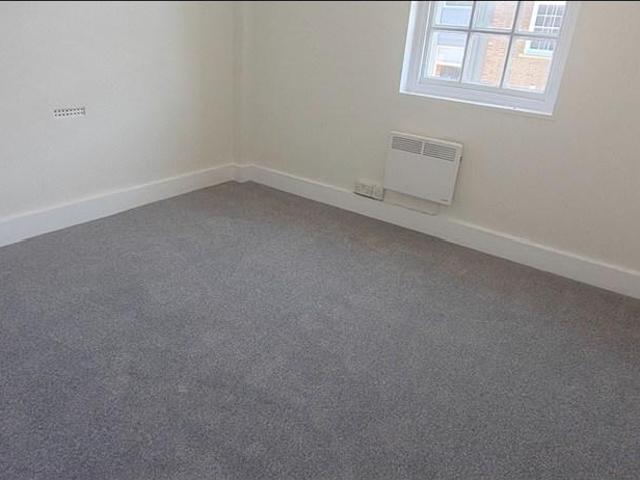 Flat for rent in Daws Hill, Cressex
