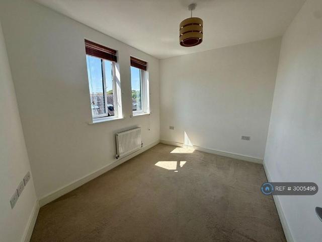 Apartment for rent in Newham, Penweathers