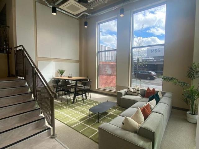 Apartment for rent in Deeplish, Burnedge
