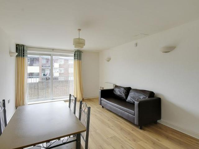 Apartment for rent in Maryland, Greater London