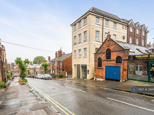 Flat for rent in St James, Sandown Park