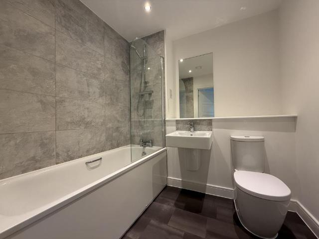 Flat for rent in Ringlestone, Midway