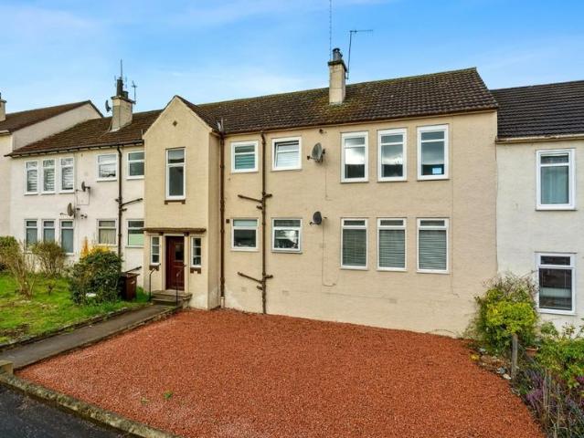 Flat for rent in Giffnock, Scotland
