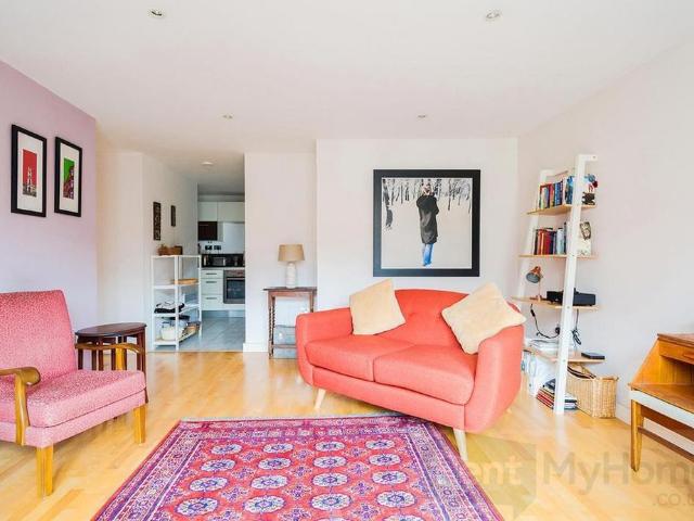 Apartment for rent in Norbiton, Greater London