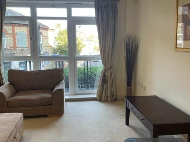 Apartment for rent in London Borough of Merton, South Wimbledon