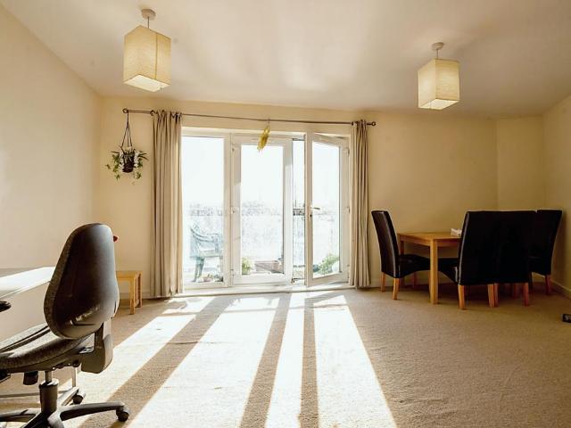 Flat for rent in Falcon Lodge, Wales
