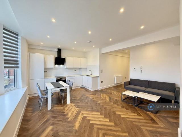 Flat for rent in Camberwell, Greater London