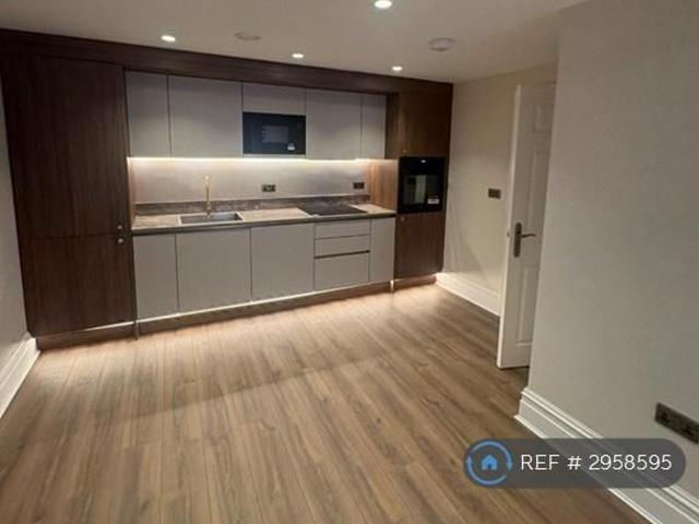 Apartment for rent in Calderstones