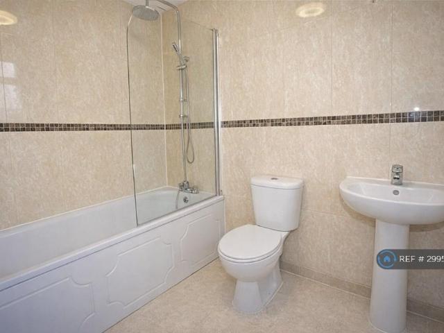 Flat for rent in Barkingside, Greater London
