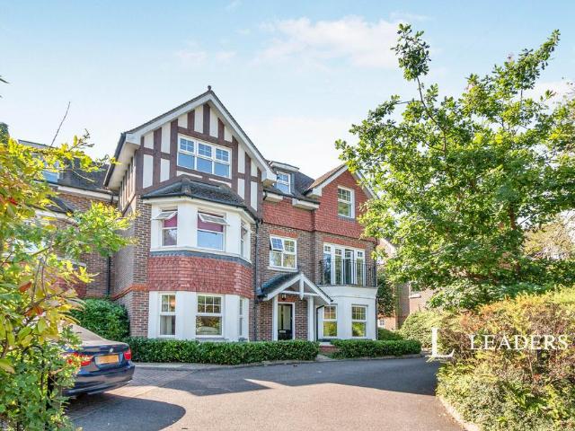 Flat for rent in Sheerwater, Woking