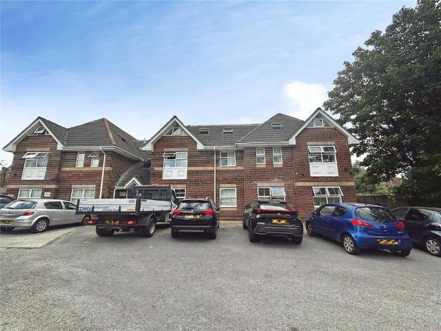 Flat for rent in Merry Oak, City Of Southampton