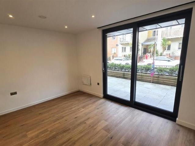 Apartment for rent in Cliftonville West, Acol