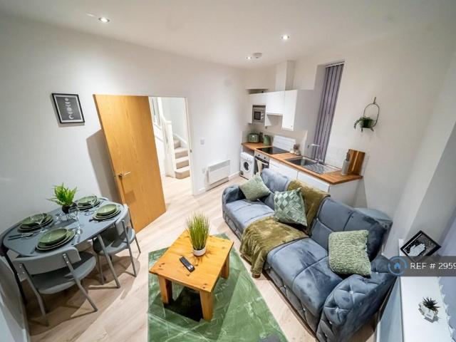 Flat for rent in Lady House, Burnedge