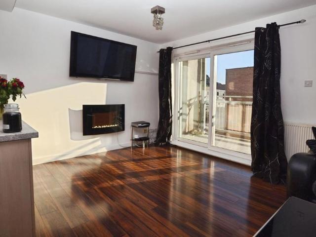 Apartment for rent in Hillside, Leith