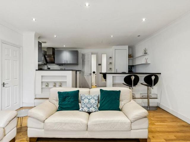Apartment for rent in Kensal Town, Bayswater