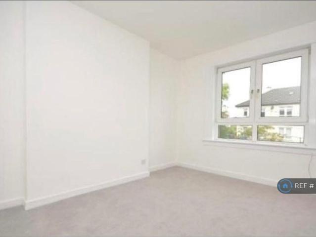 Apartment for rent in Scotstounhill, Scotstoun