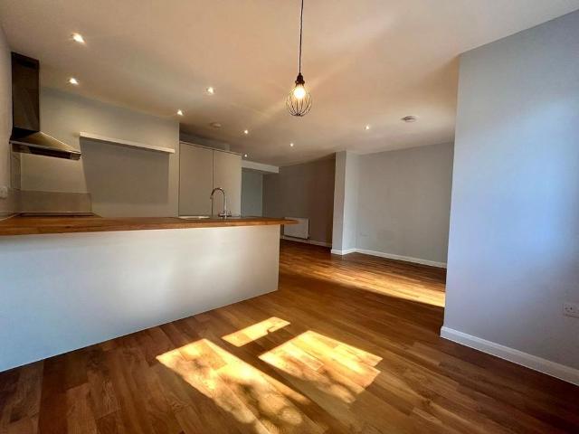 Apartment for rent in Cooden, Heathlands
