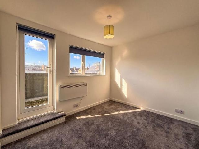 Apartment for rent in St Helier, Greater London