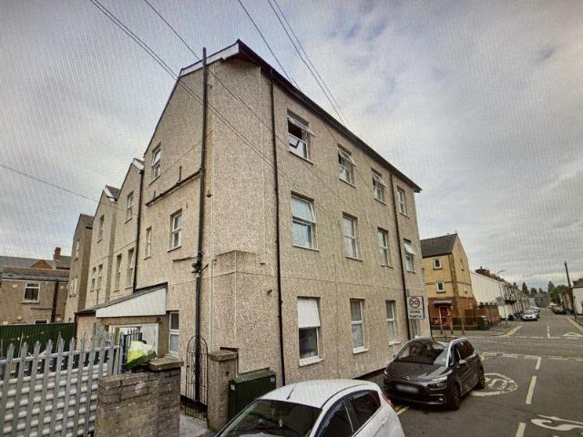 Flat for rent in Pillgwenlly, Wales