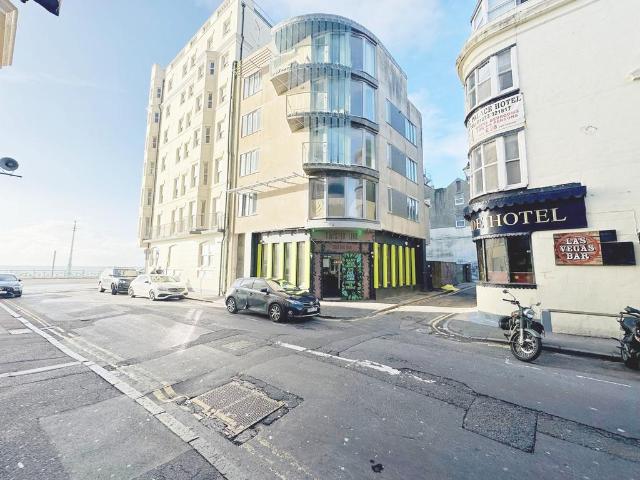 Flat for rent in Brunswick, Brighton & Hove
