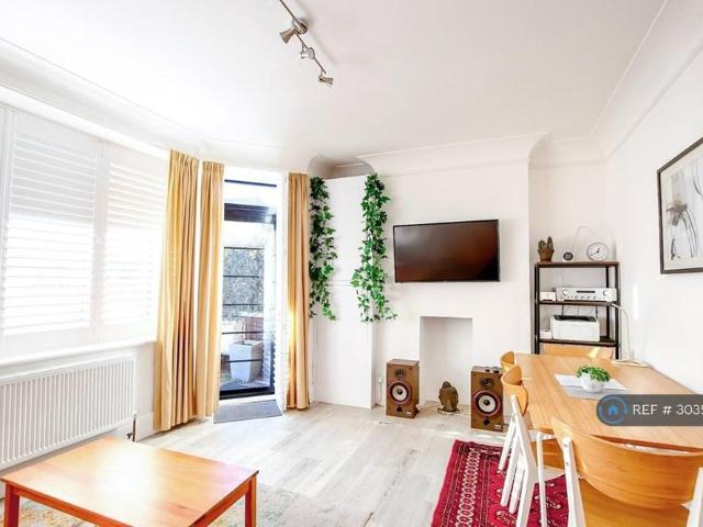 Apartment for rent in Aldrington