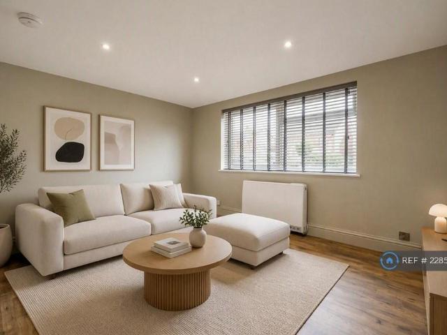 Flat for rent in Thrupp, Cherwell
