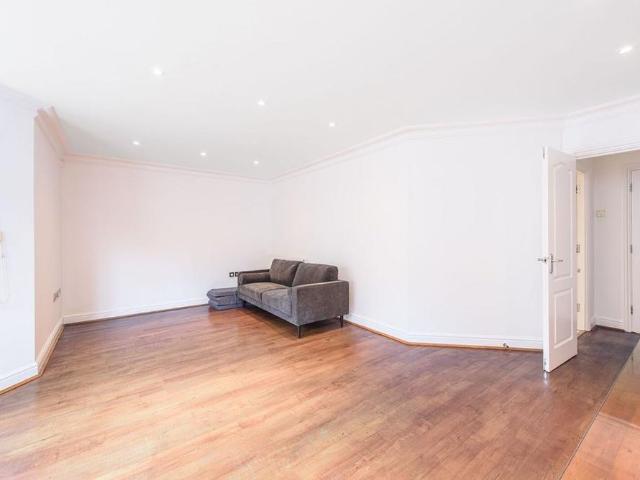 Apartment for rent in The Hyde, Greater London
