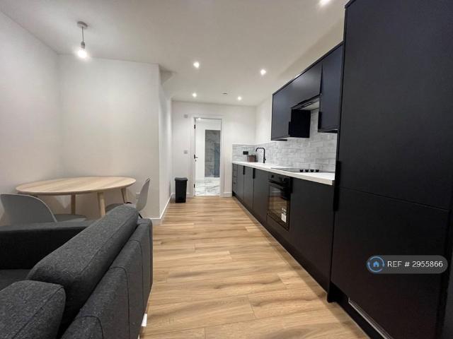 Flat for rent in Falcon Lodge, Wales
