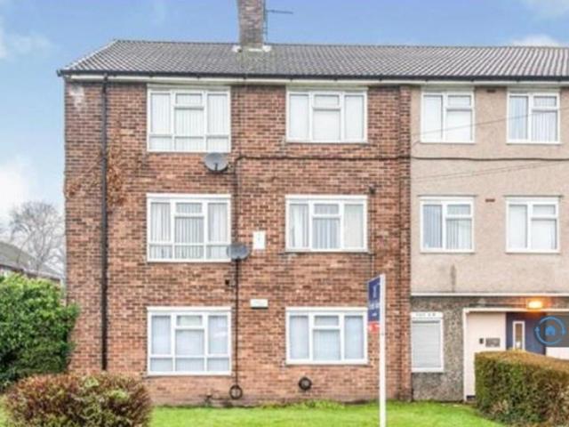 Flat for rent in Deysbrook, Calderstones