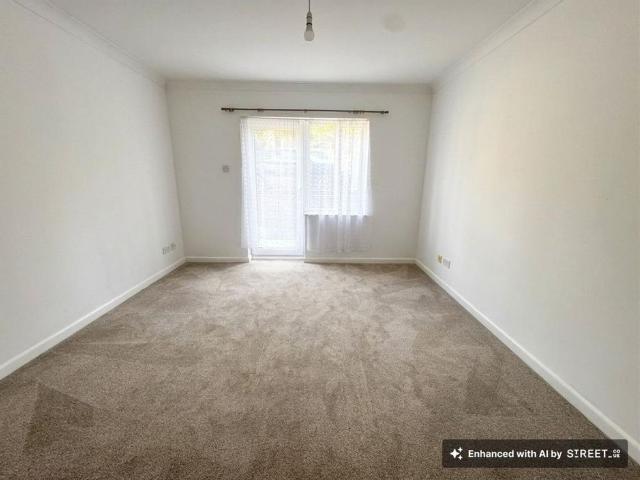 Apartment for rent in High Wycombe Community Board, High Wycombe