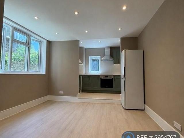 Apartment for rent in Archway, Greater London