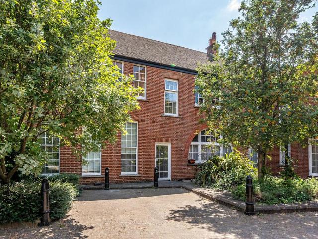 Flat for rent in London Borough of Lewisham, Blackheath