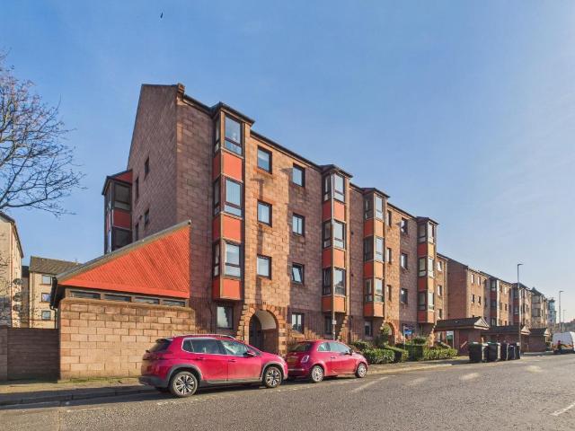 Flat for rent in Hillside, Scotland