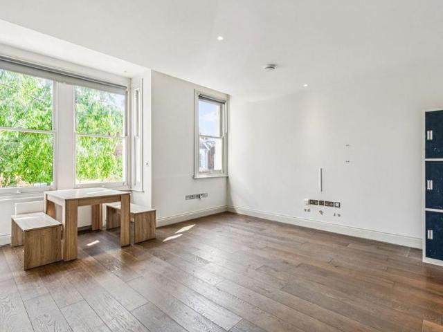 Apartment for rent in London Borough of Ealing, Greater London