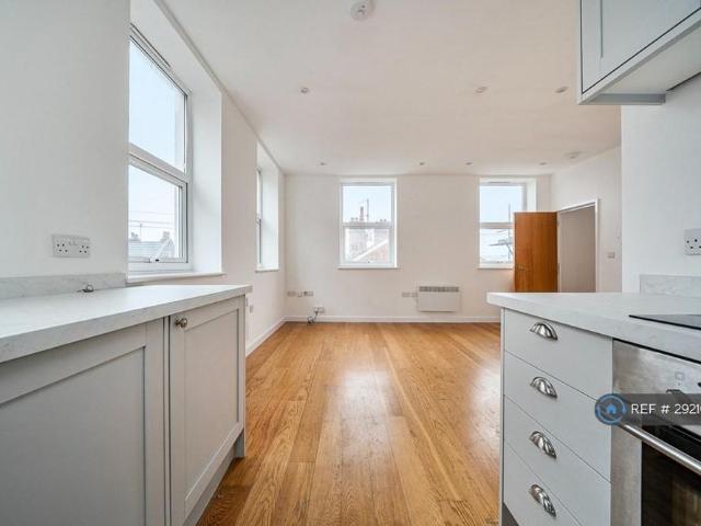 Apartment for rent in St James, Sandown Park