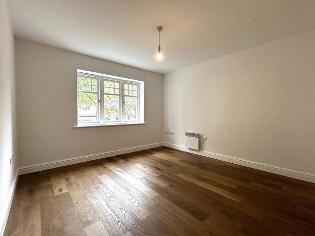 Apartment for rent in Maney, Birmingham