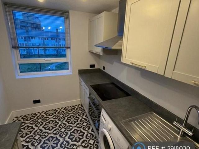 Flat for rent in London Borough of Croydon, Greater London