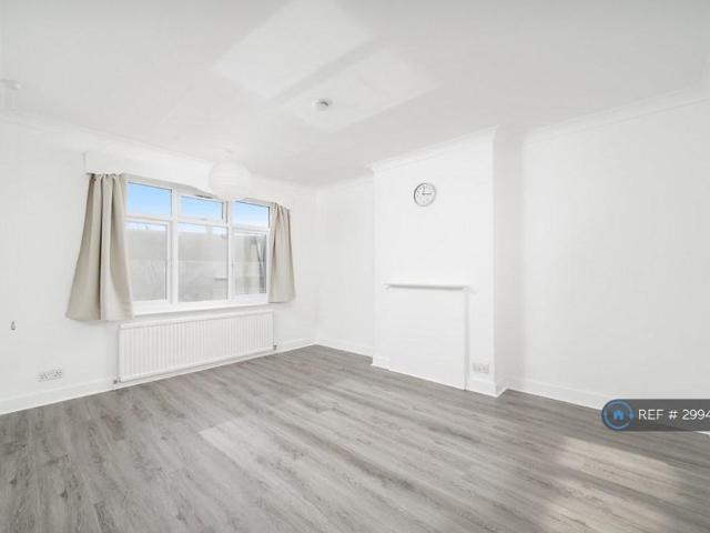 Apartment for rent in London Borough of Croydon, Thornton Heath