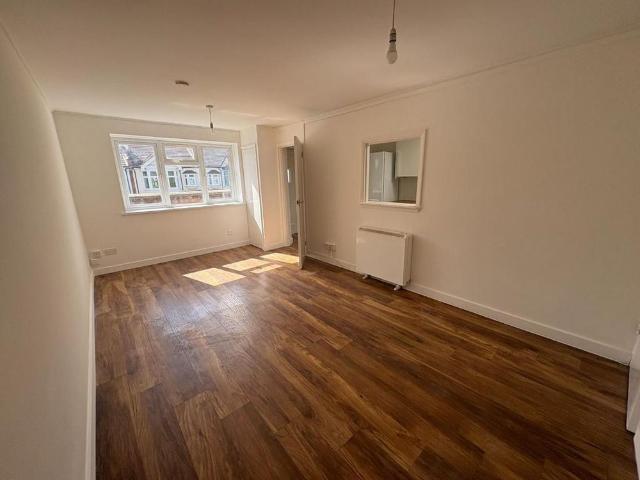 Apartment for rent in Streatham Park, Greater London
