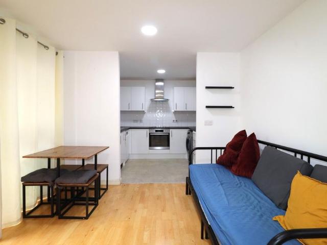 Apartment for rent in London Borough of Redbridge, Greater London