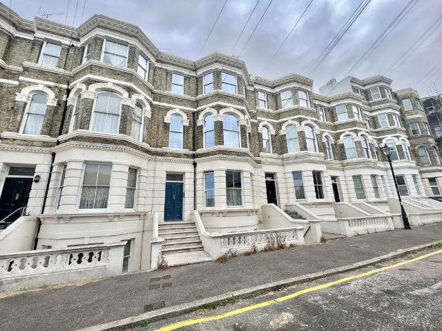Flat for rent in Cliftonville West, Acol