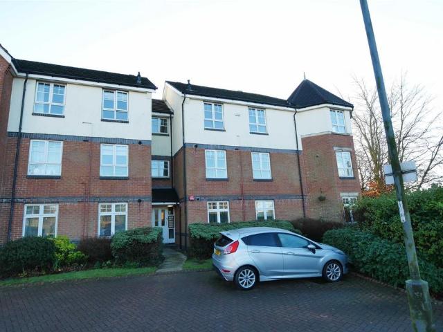 Flat for rent in Woodkirk, West Yorkshire