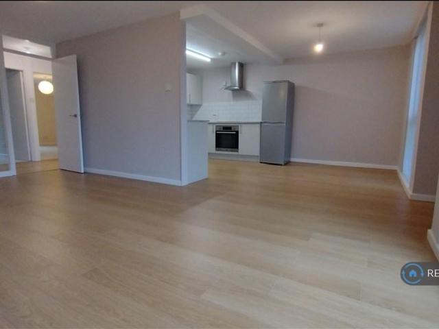 Flat for rent in Long Ashton, North Somerset