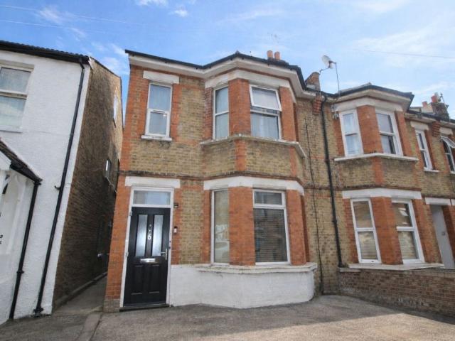 Apartment for rent in London Borough of Croydon, Shirley