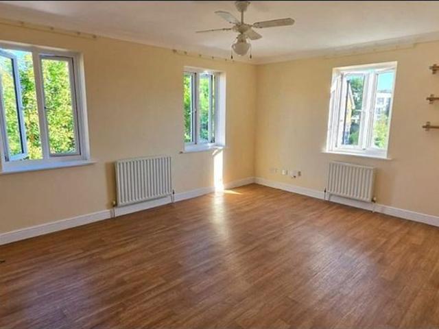 Apartment for rent in Loughborough Junction, Greater London
