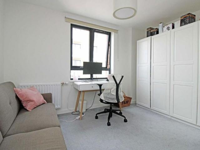 Apartment for rent in Alperton, Greater London