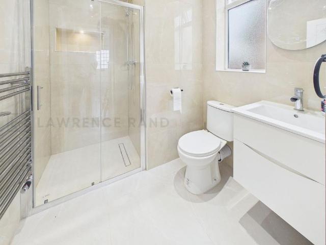 Apartment for rent in London Borough of Ealing, Greenford