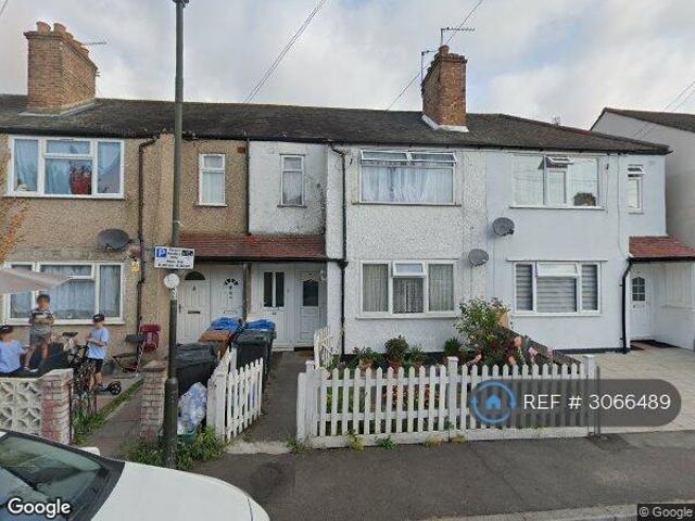 Flat for rent in London Borough of Merton, Greater London