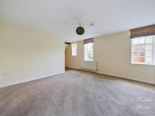 Apartment for rent in Blackhills, Surrey